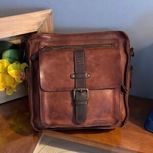 PIKOLINOS CAIMARI Rich Brown Leather Messenger Bag